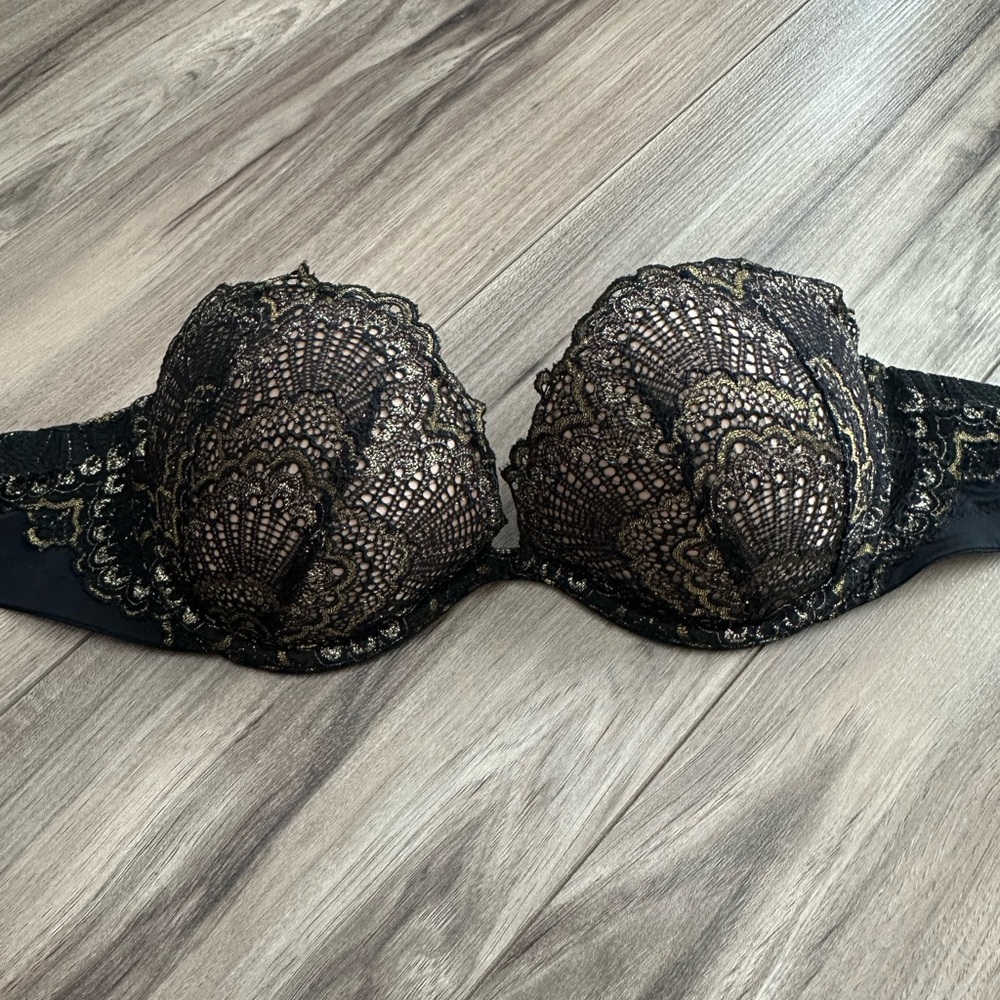 Elegant Black and Gold Lace Strapless Bra